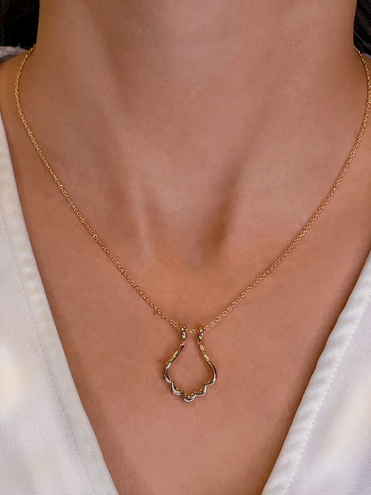 Keepsake Scallop Ring Holder Necklace - Image 3
