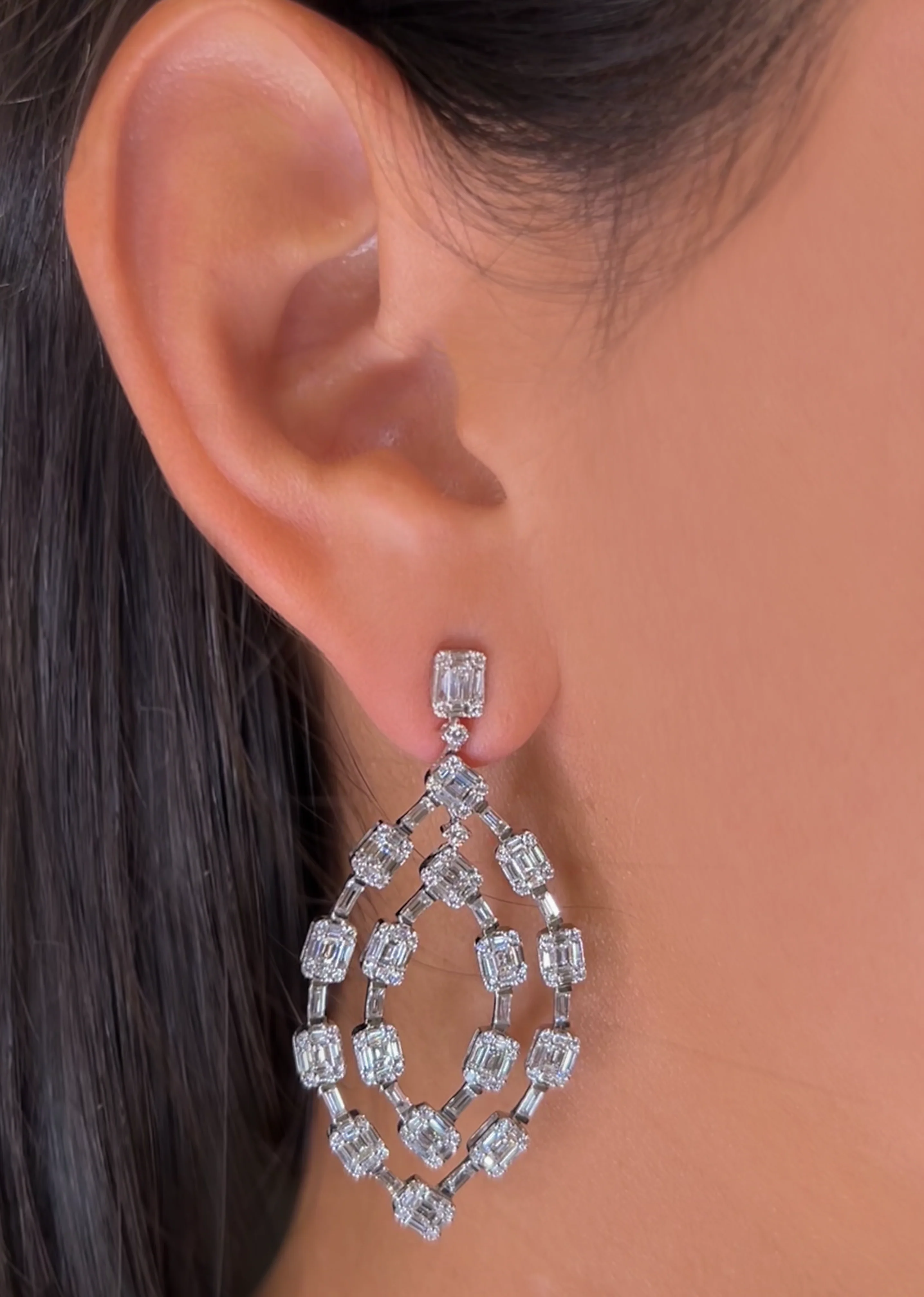 Marilyn Monroe Drop Earrings - Image 2