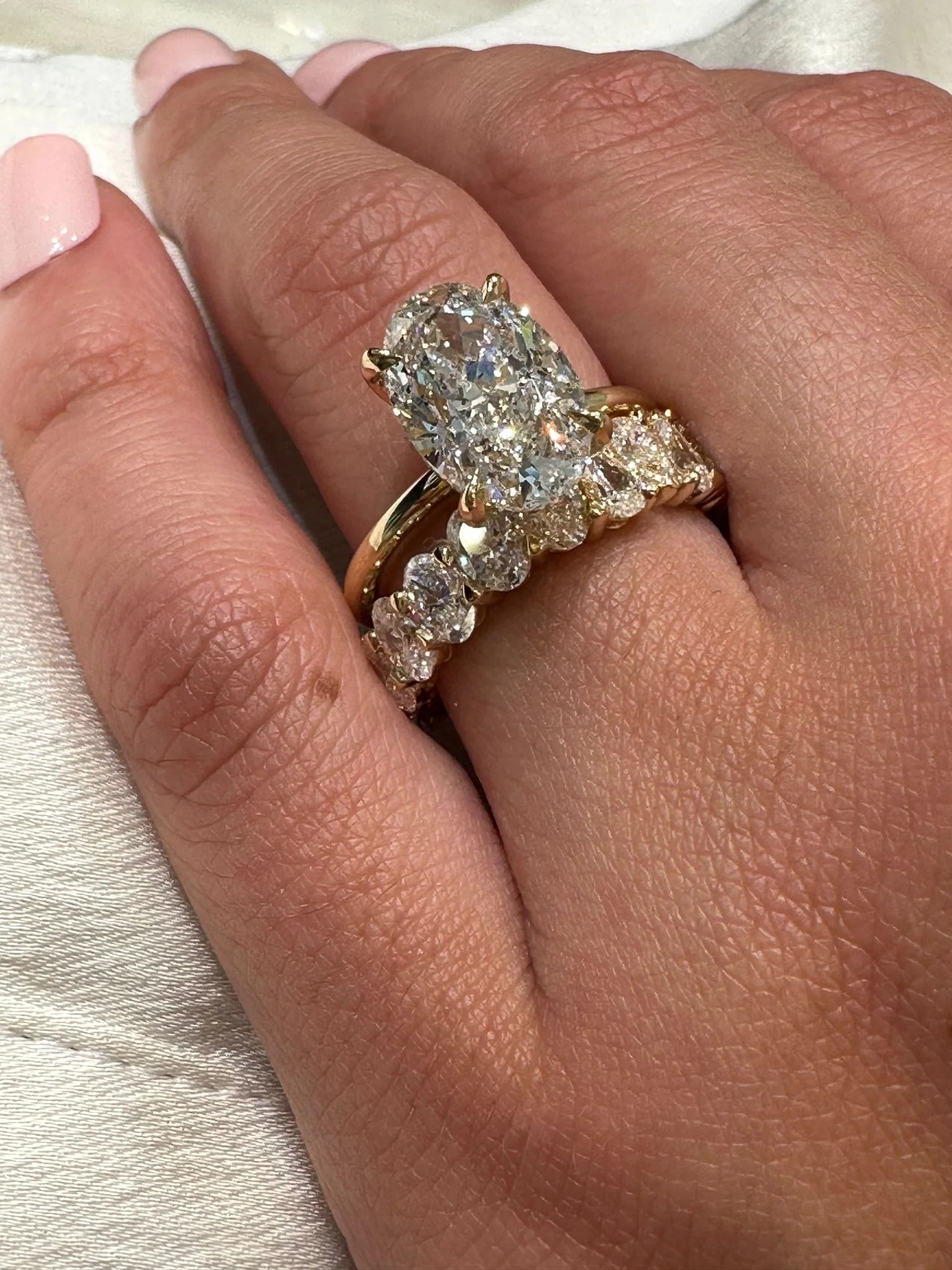 Oval Wedding Band - Image 4