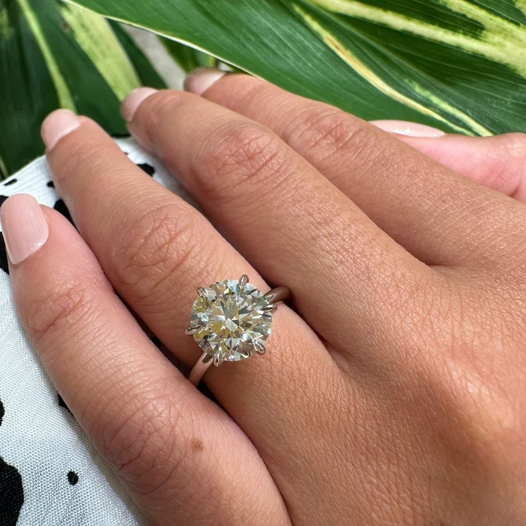 Round Lara Engagement Ring - Image 4